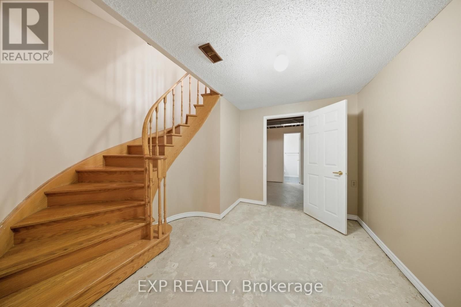 85 PROFESSOR'S LAKE PARKWAY Image 37