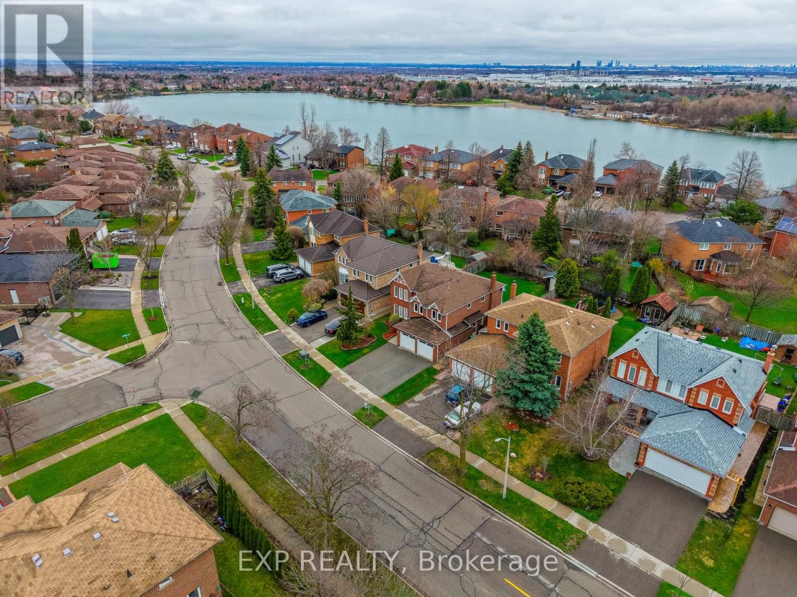 85 PROFESSOR'S LAKE PARKWAY Image 48