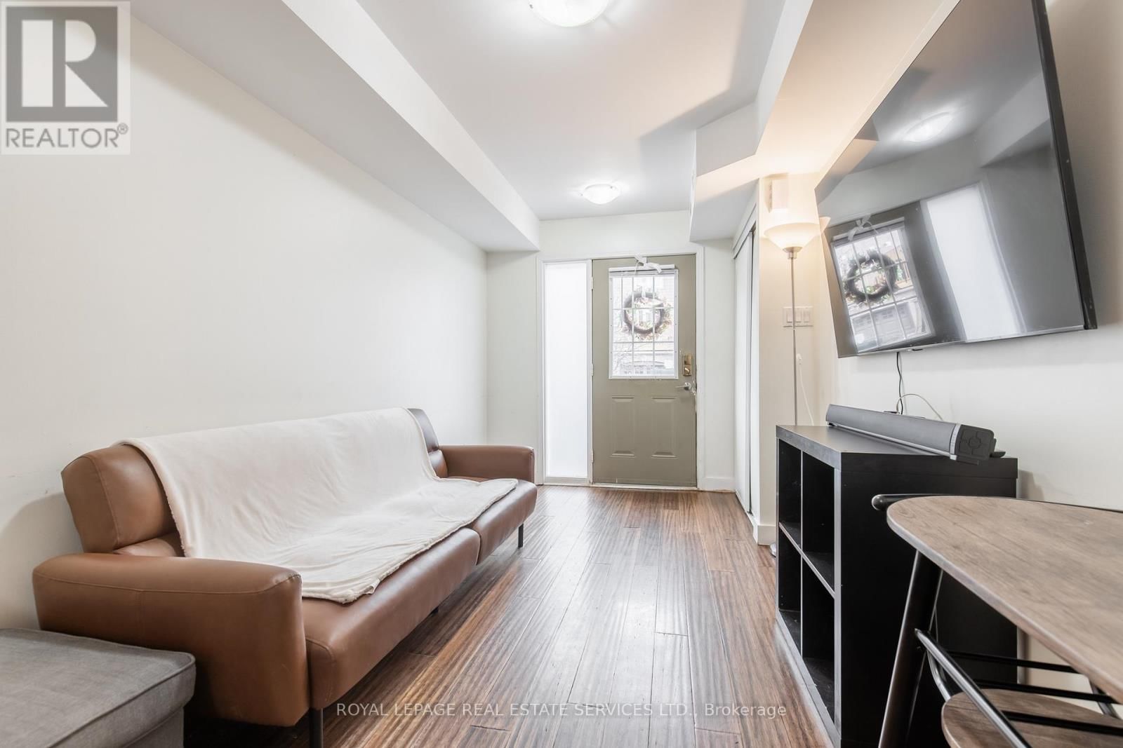 272 - 4975 SOUTHAMPTON DRIVE Image 10