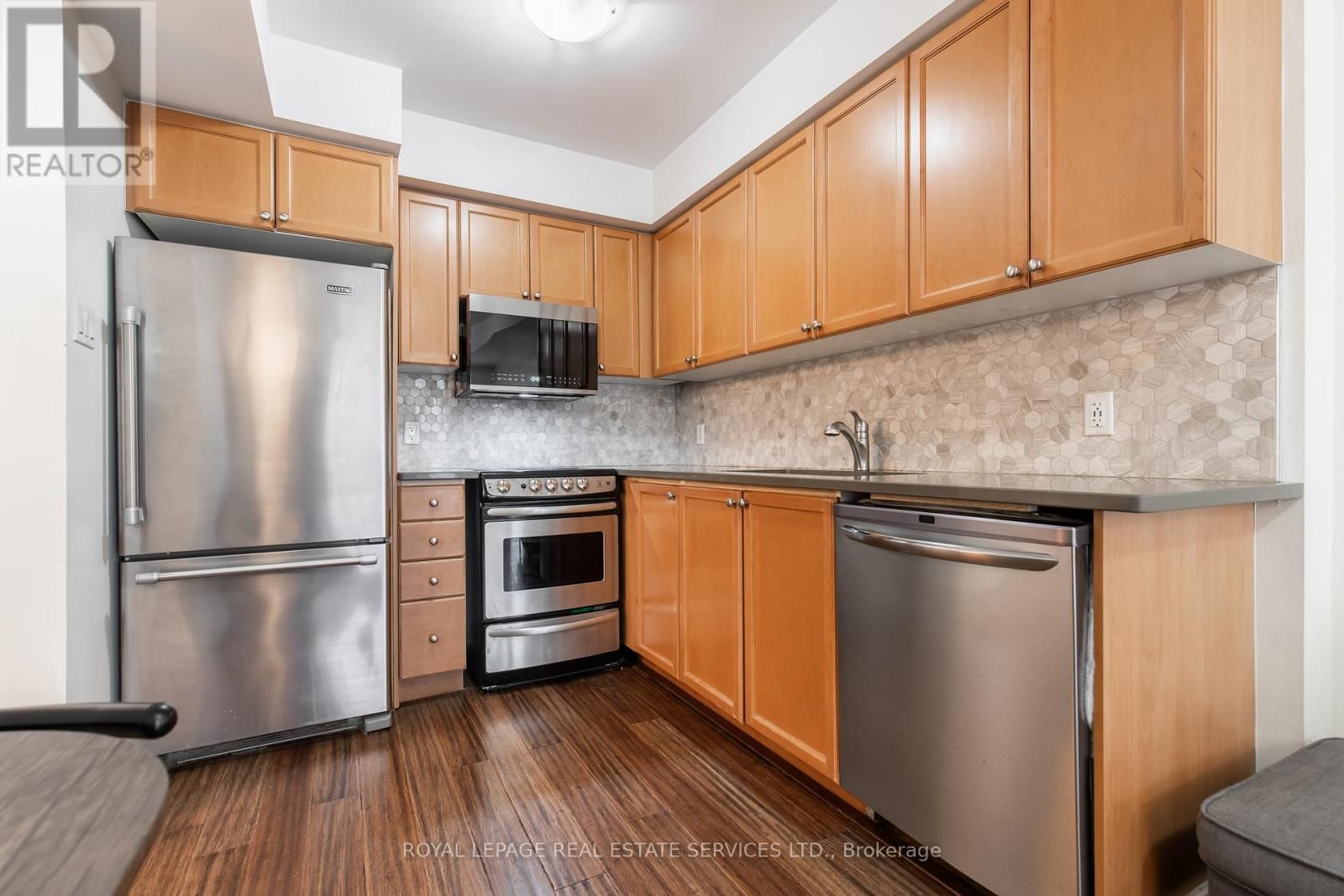 272 - 4975 SOUTHAMPTON DRIVE Image 15