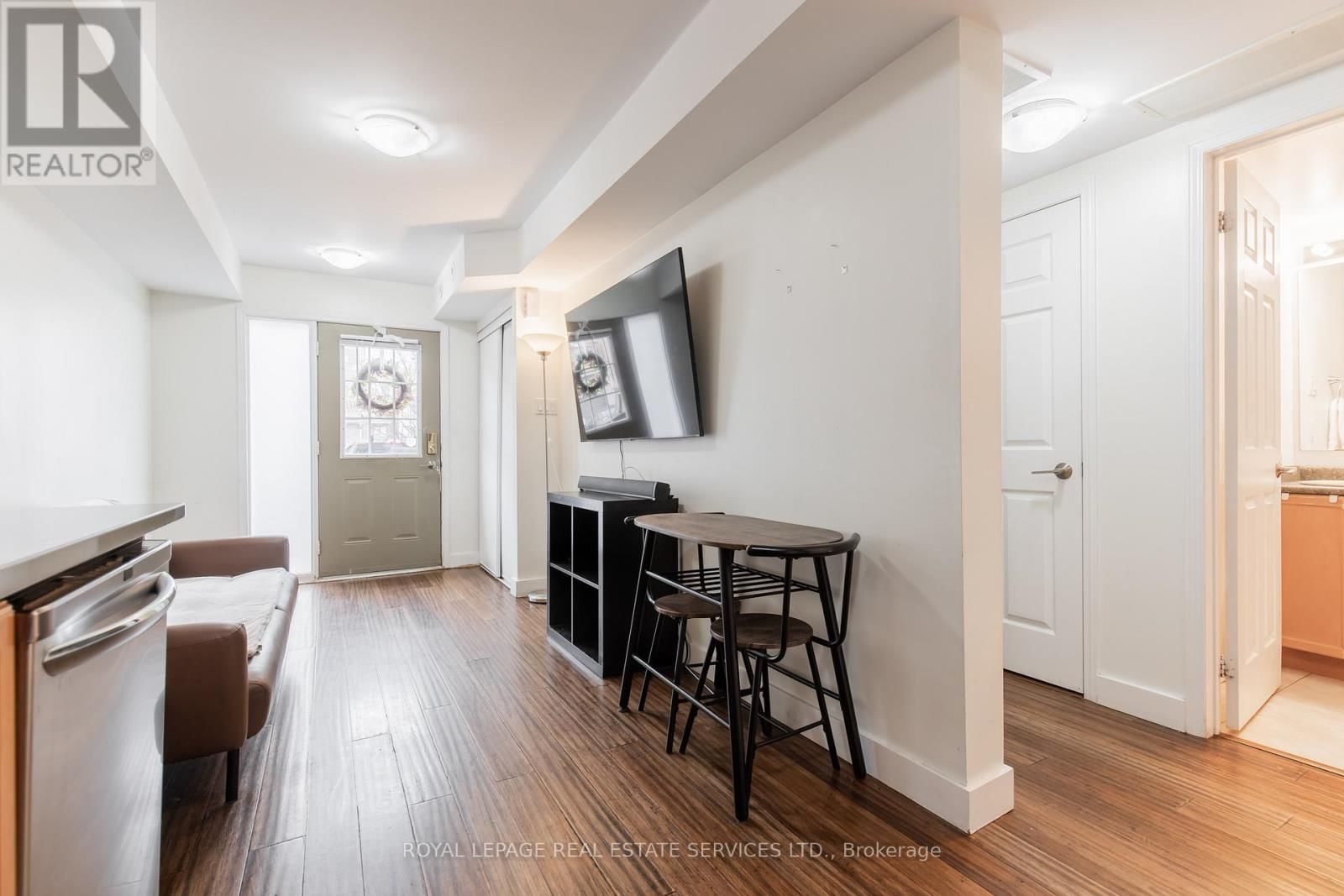 272 - 4975 SOUTHAMPTON DRIVE Image 18