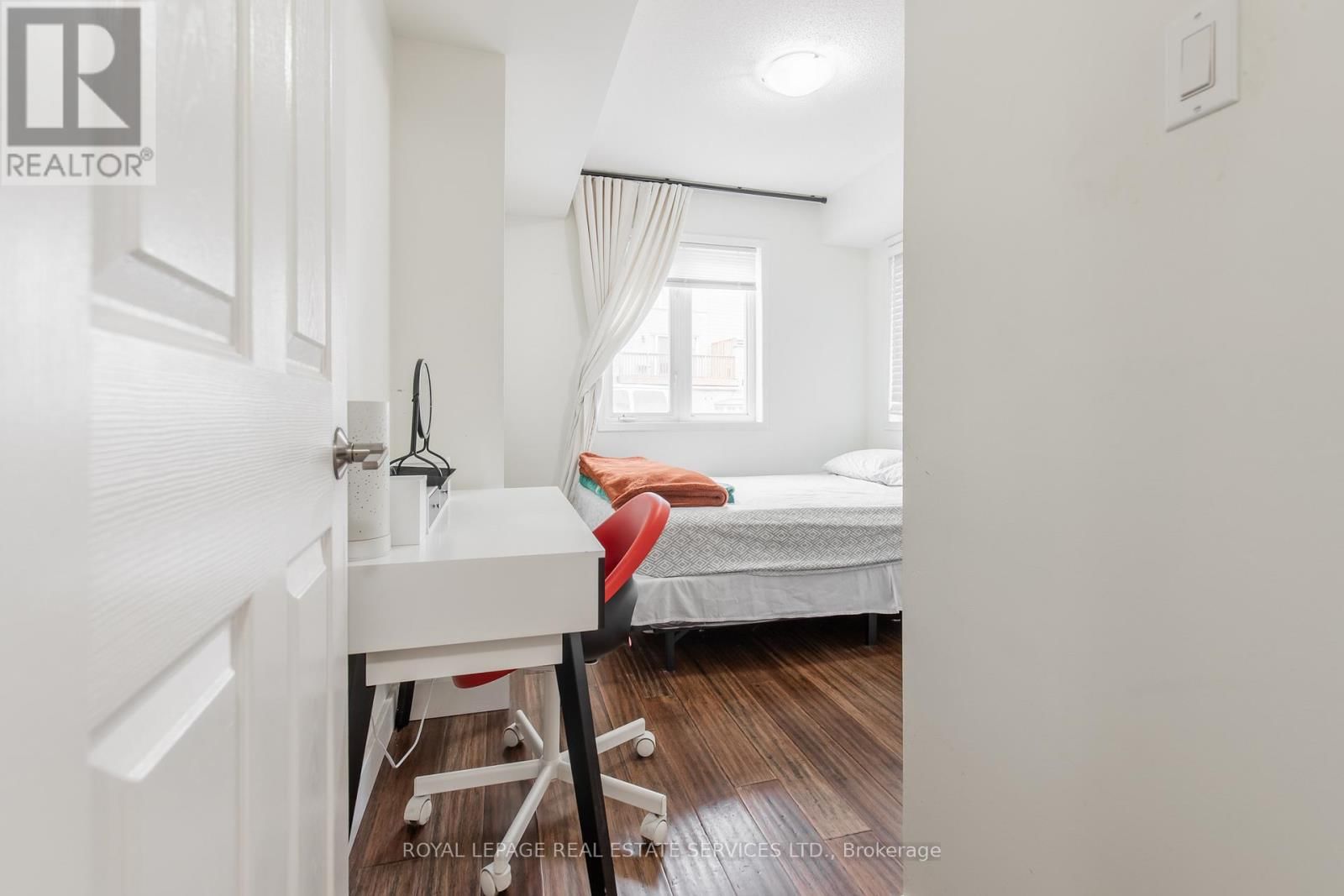 272 - 4975 SOUTHAMPTON DRIVE Image 26