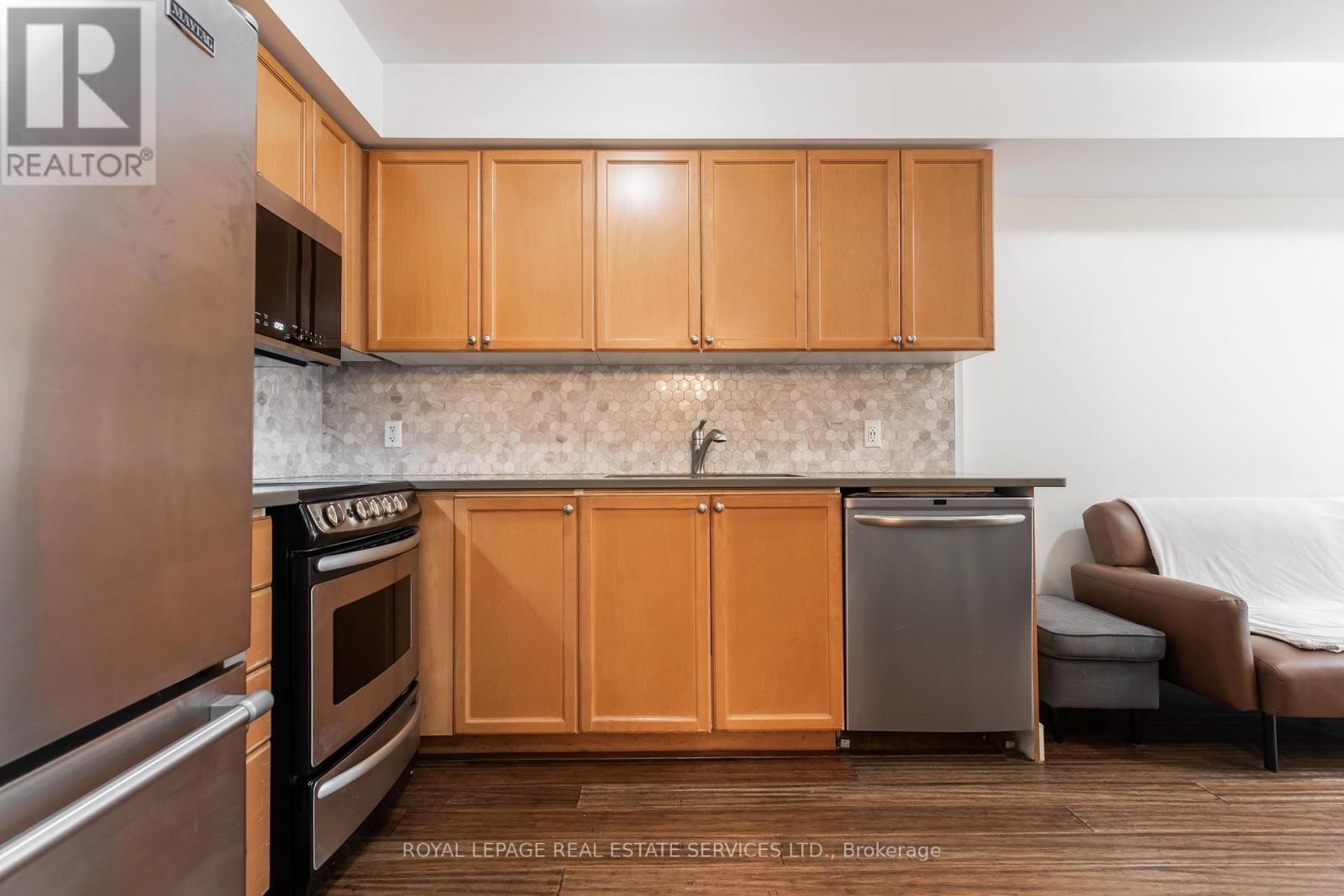 272 - 4975 SOUTHAMPTON DRIVE Image 16