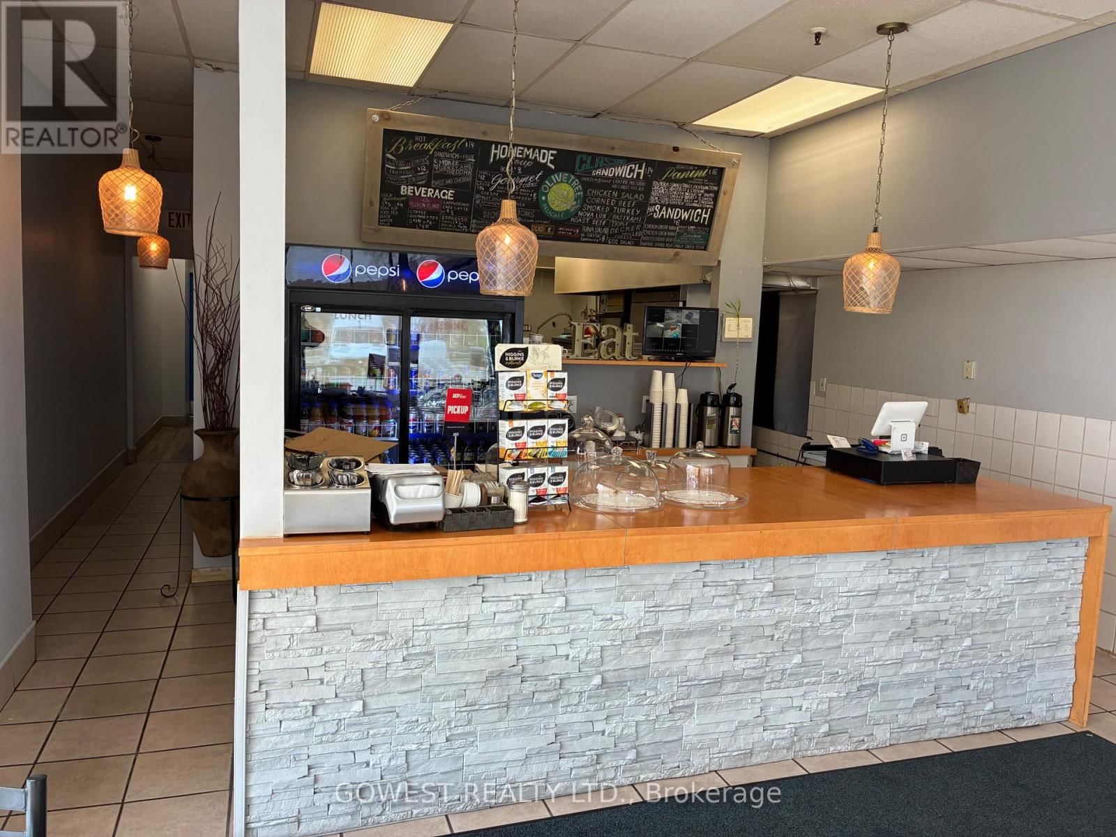 1107 DERRY ROAD EAST Image 17