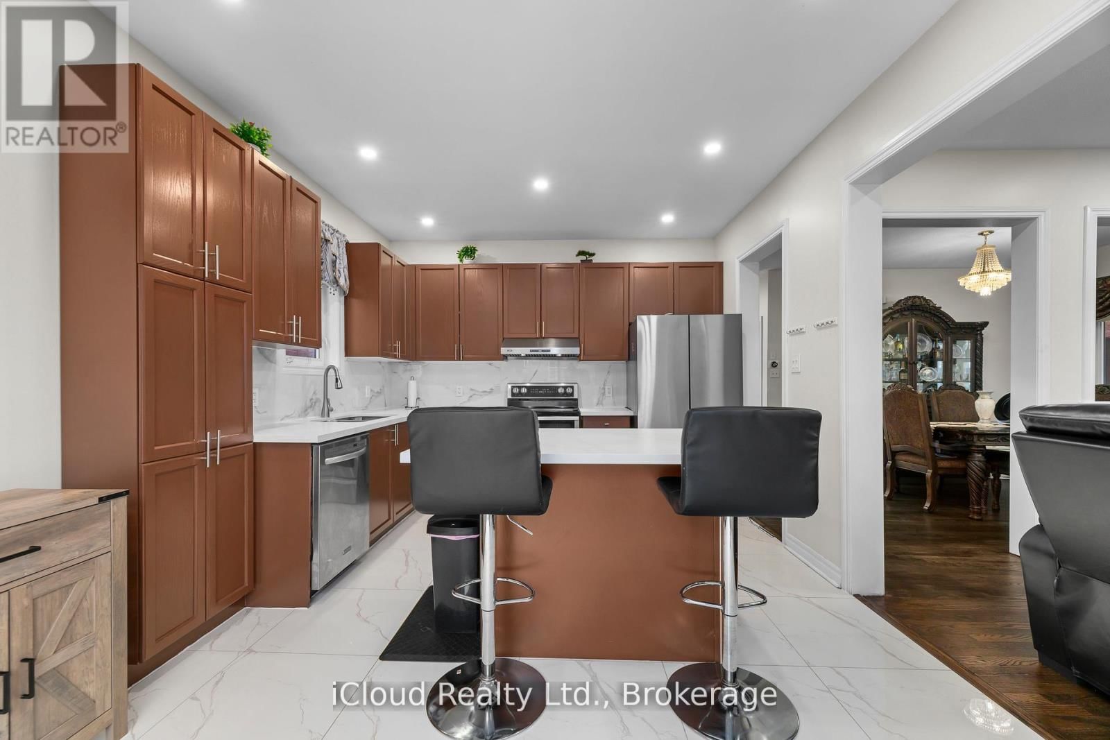 75 IRON BLOCK DRIVE Image 16