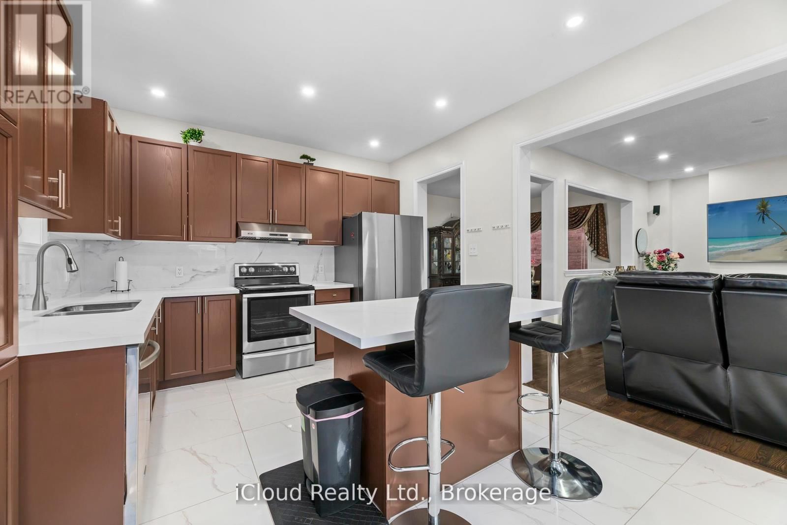 75 IRON BLOCK DRIVE Image 17