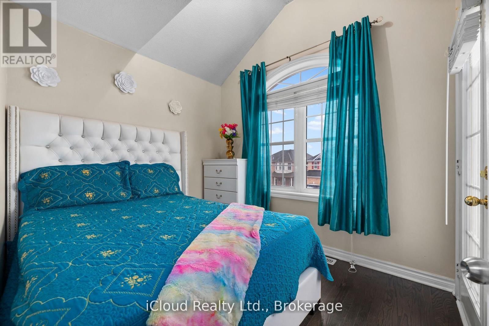 75 IRON BLOCK DRIVE Image 24