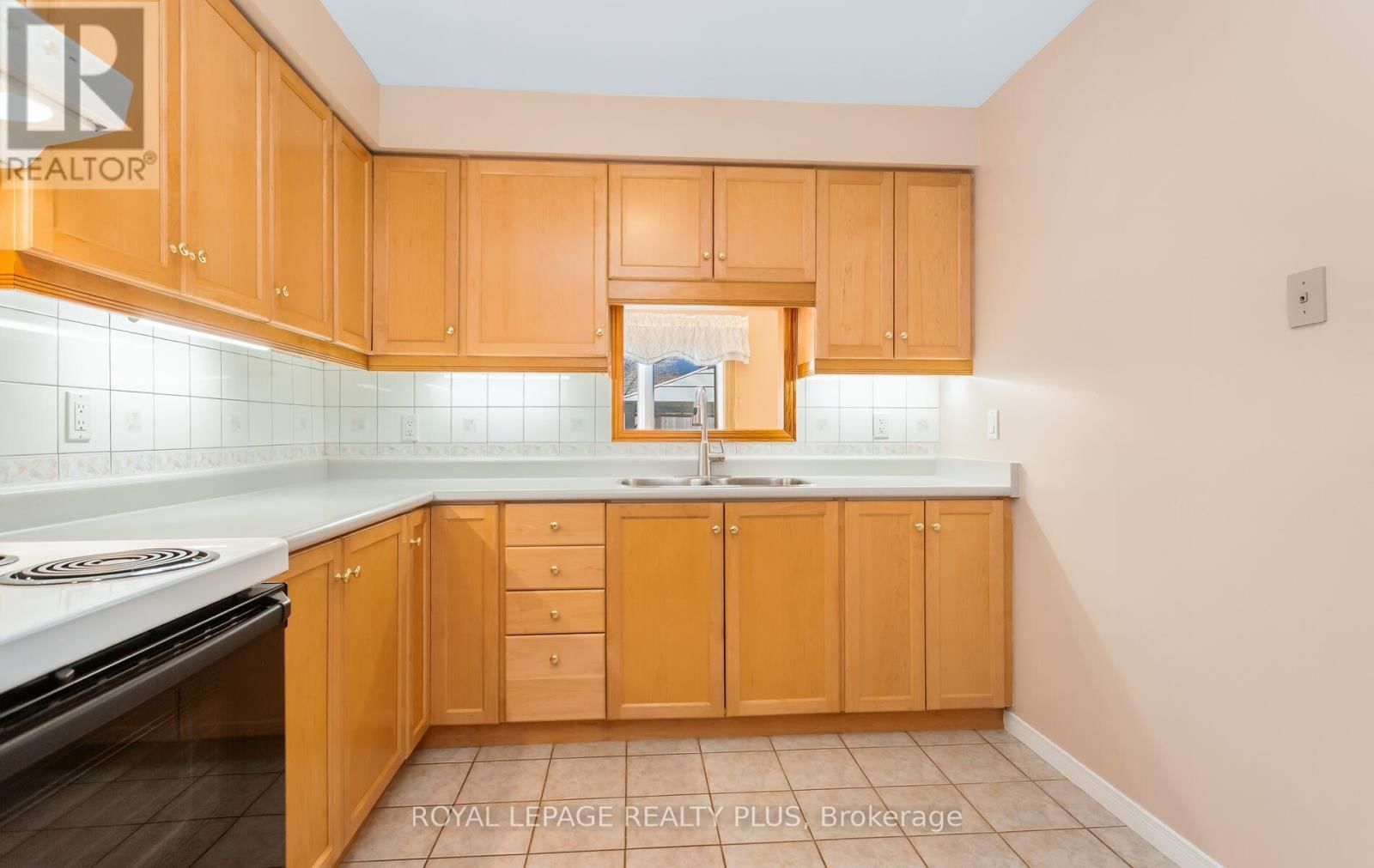 1239 BLANSHARD DRIVE Image 15