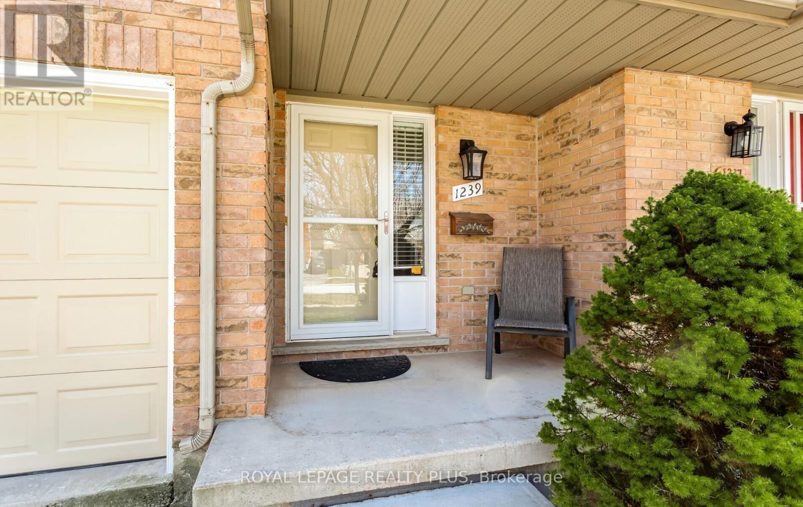 1239 BLANSHARD DRIVE Image 2