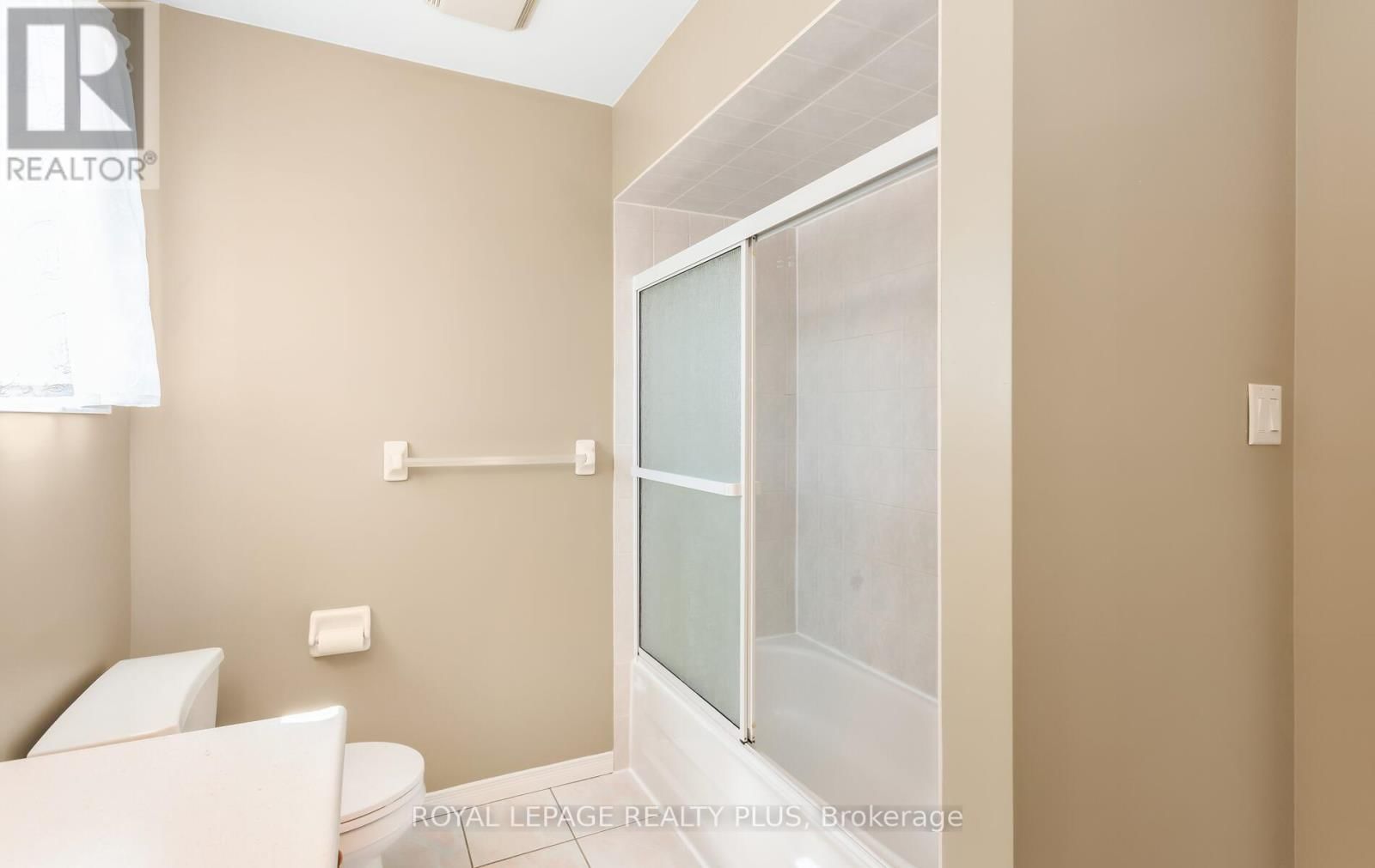 1239 BLANSHARD DRIVE Image 33