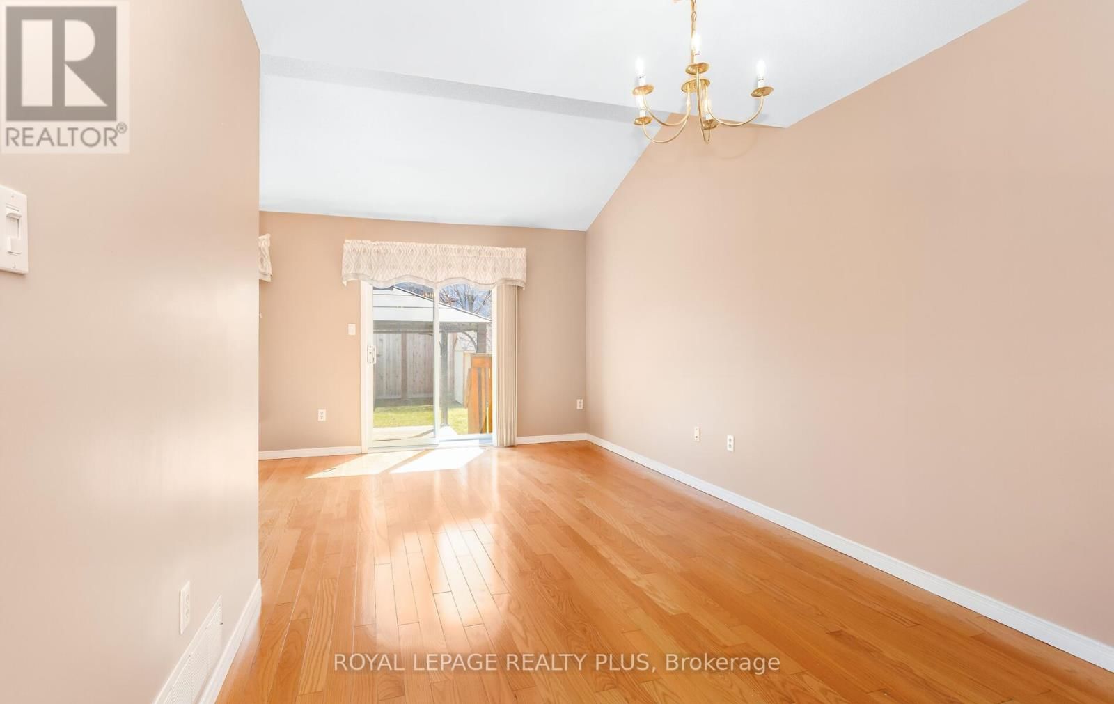 1239 BLANSHARD DRIVE Image 8