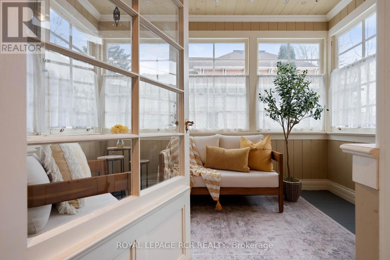 17 FIRST AVENUE Image 16