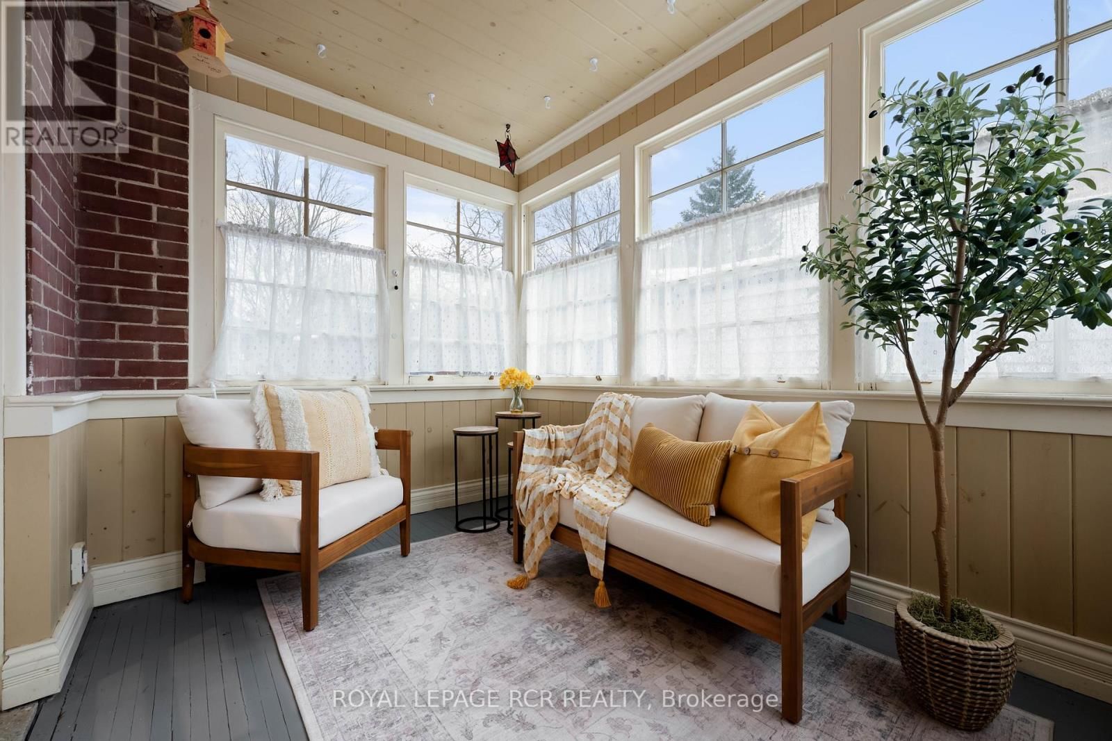 17 FIRST AVENUE Image 17