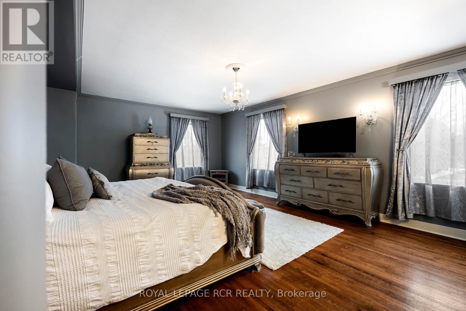 17 FIRST AVENUE Image 27