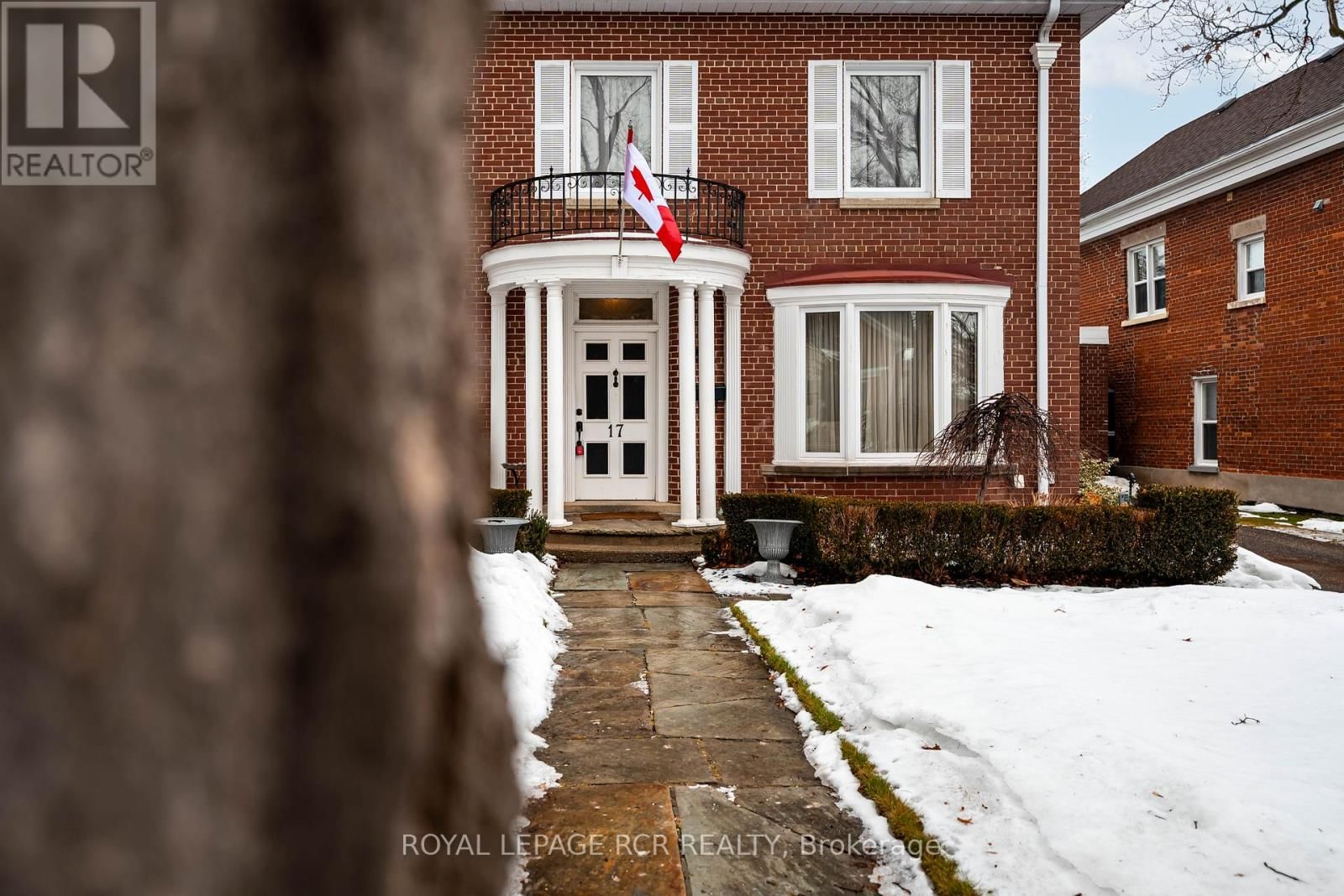 17 FIRST AVENUE Image 4