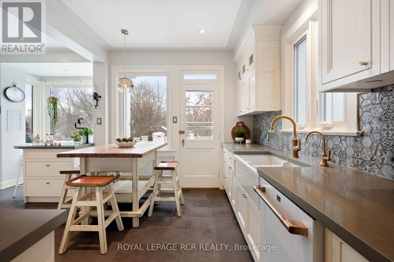 17 FIRST AVENUE Image 5