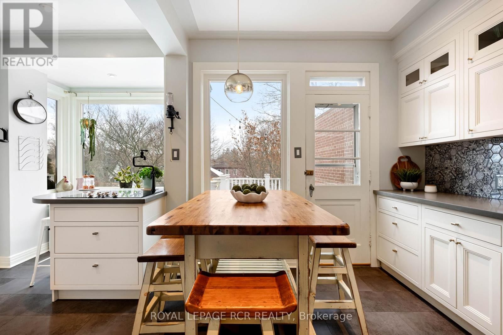 17 FIRST AVENUE Image 8