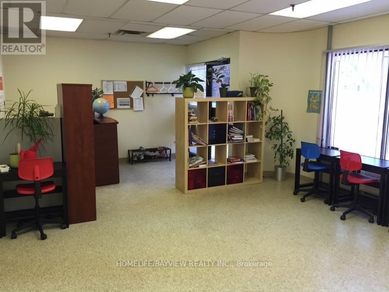 Unit 22 - 1111 FLINT ROAD Image 9