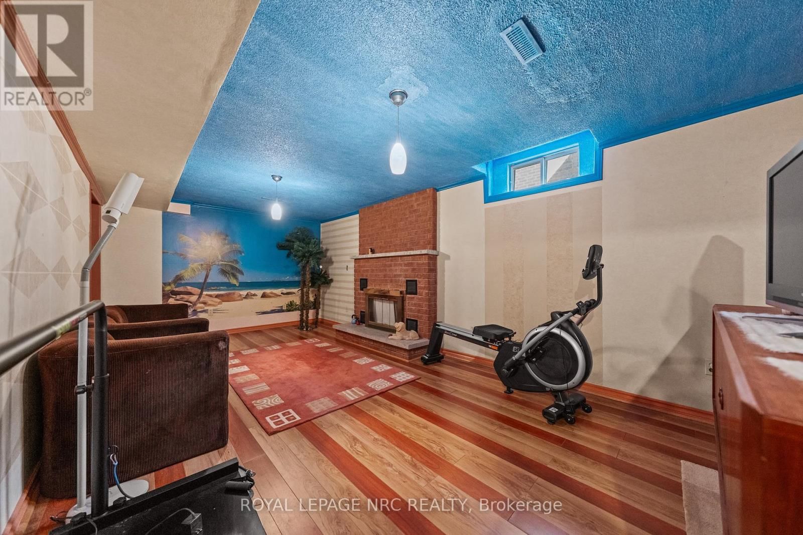 2133 GRAND BOULEVARD Image 41