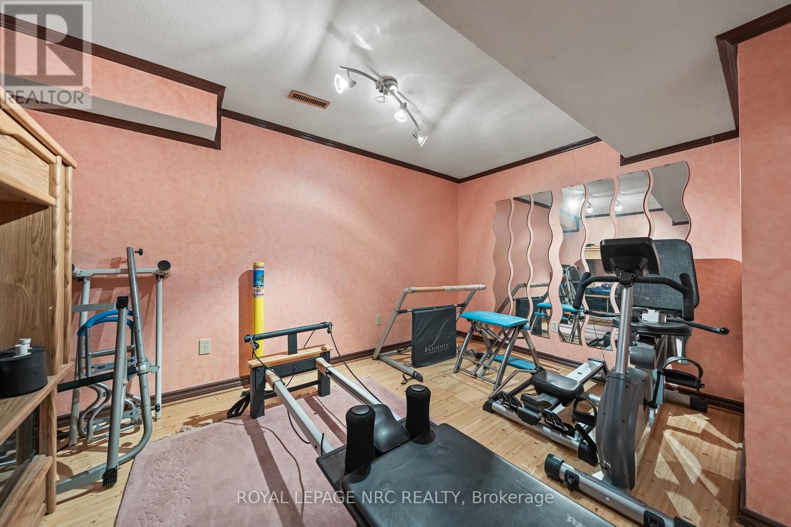 2133 GRAND BOULEVARD Image 43