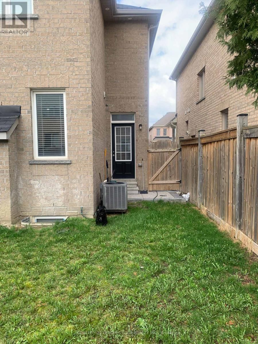 70 CAMPWOOD CRESCENT Image 13