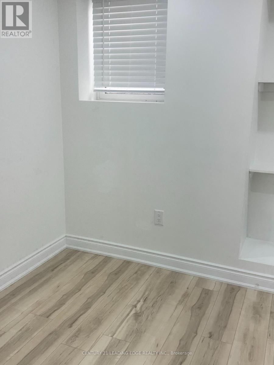 70 CAMPWOOD CRESCENT Image 8