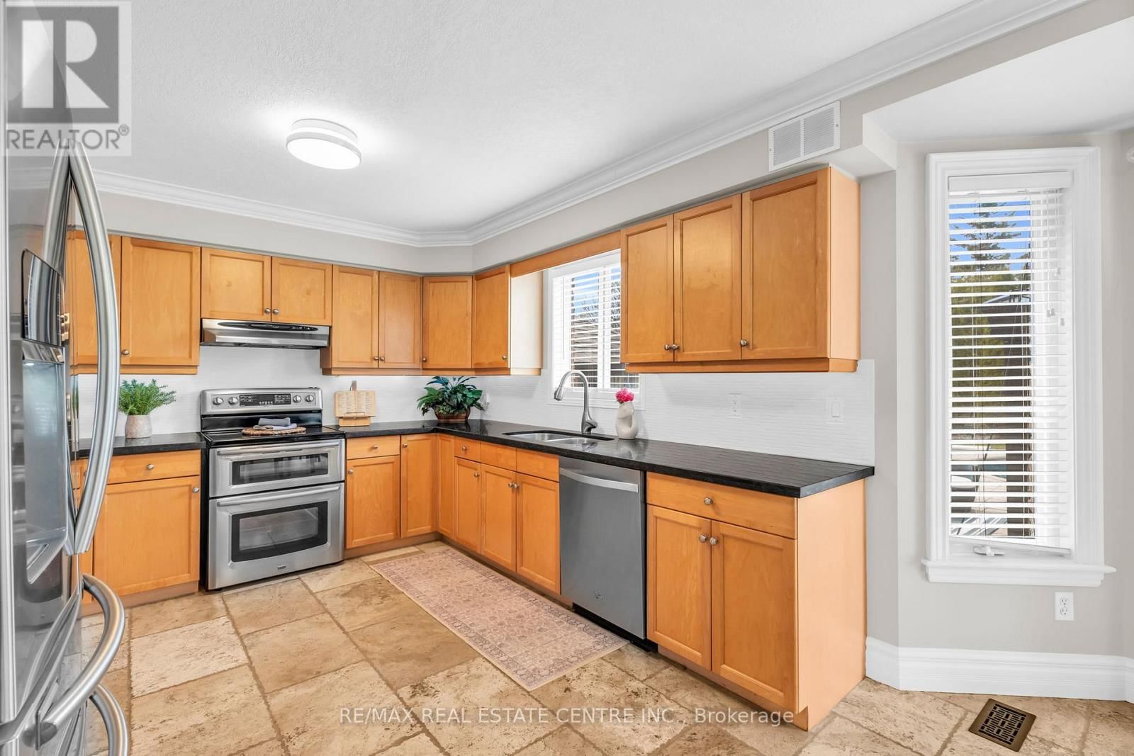 11 CHAPMAN ROAD Image 11