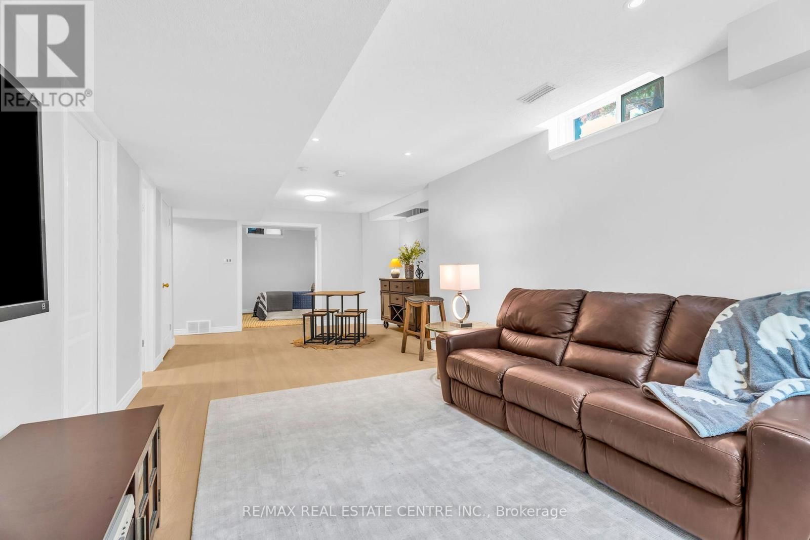 11 CHAPMAN ROAD Image 31