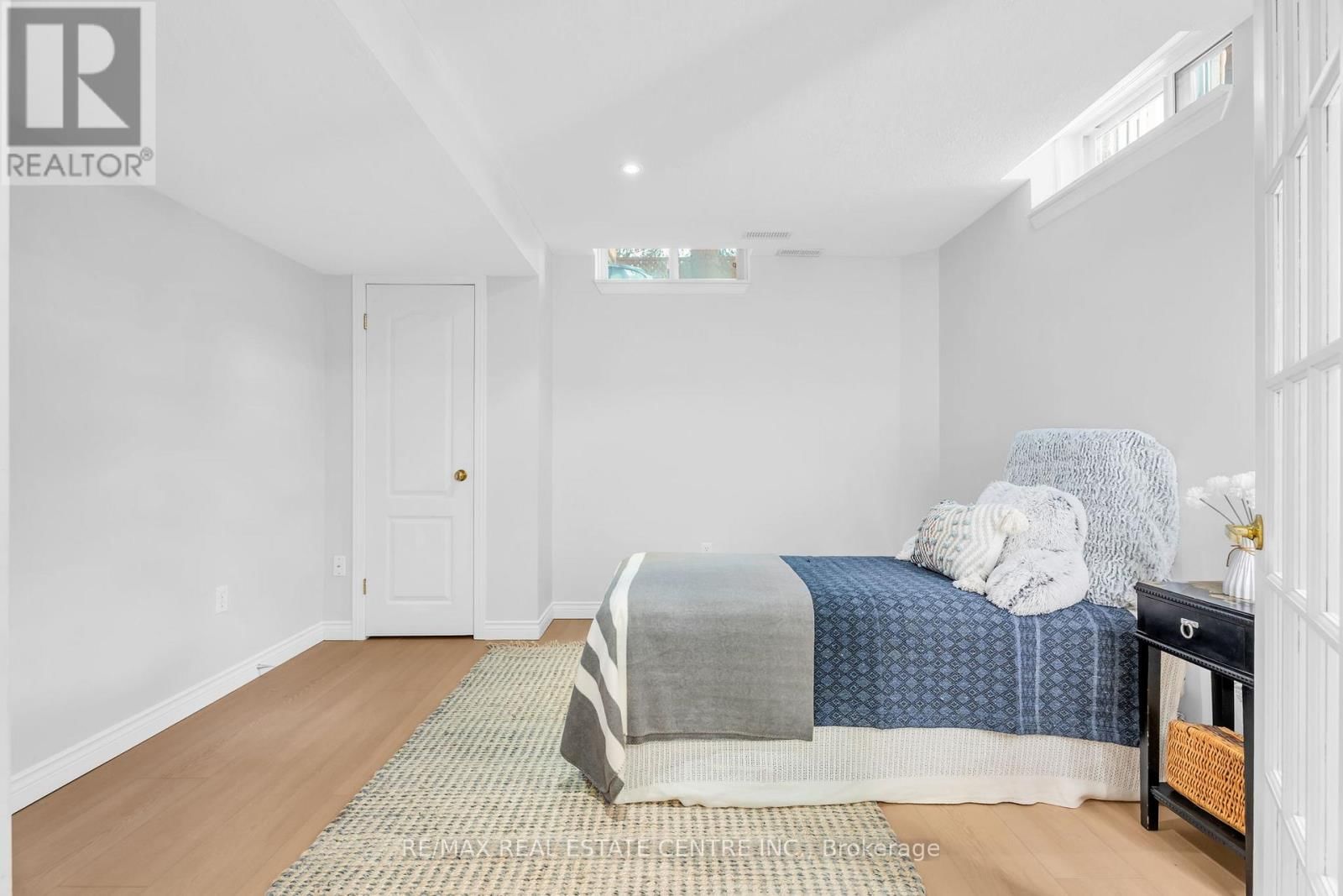 11 CHAPMAN ROAD Image 33