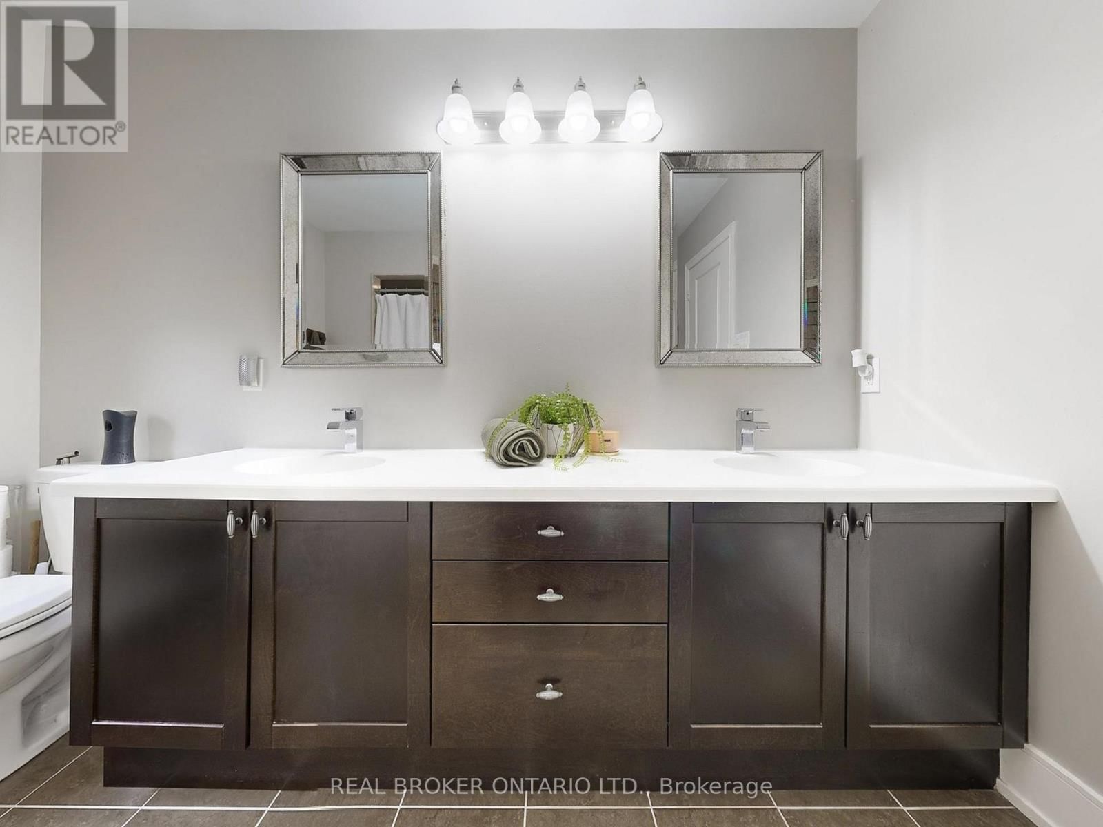 65 PAISLEY GREEN AVENUE Image 19