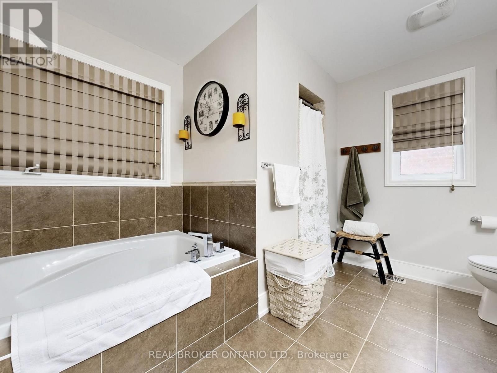 65 PAISLEY GREEN AVENUE Image 20