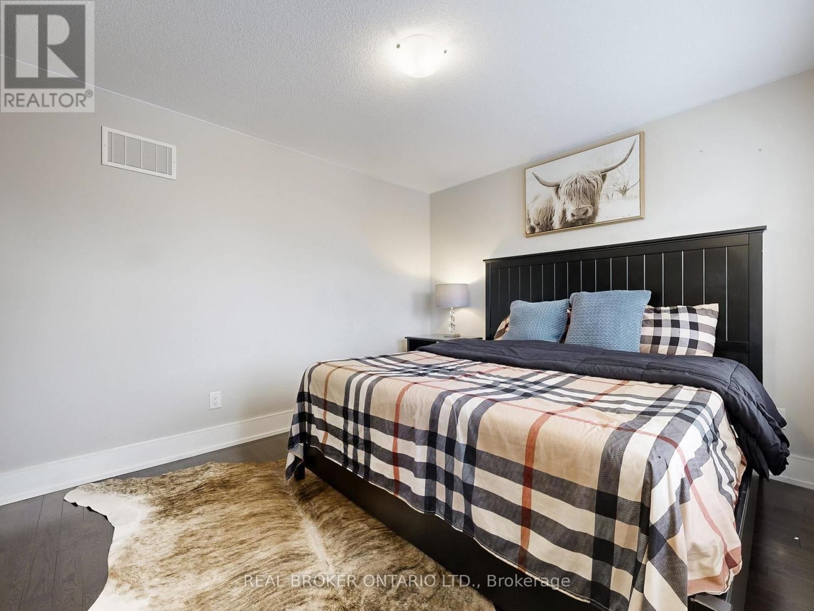 65 PAISLEY GREEN AVENUE Image 22