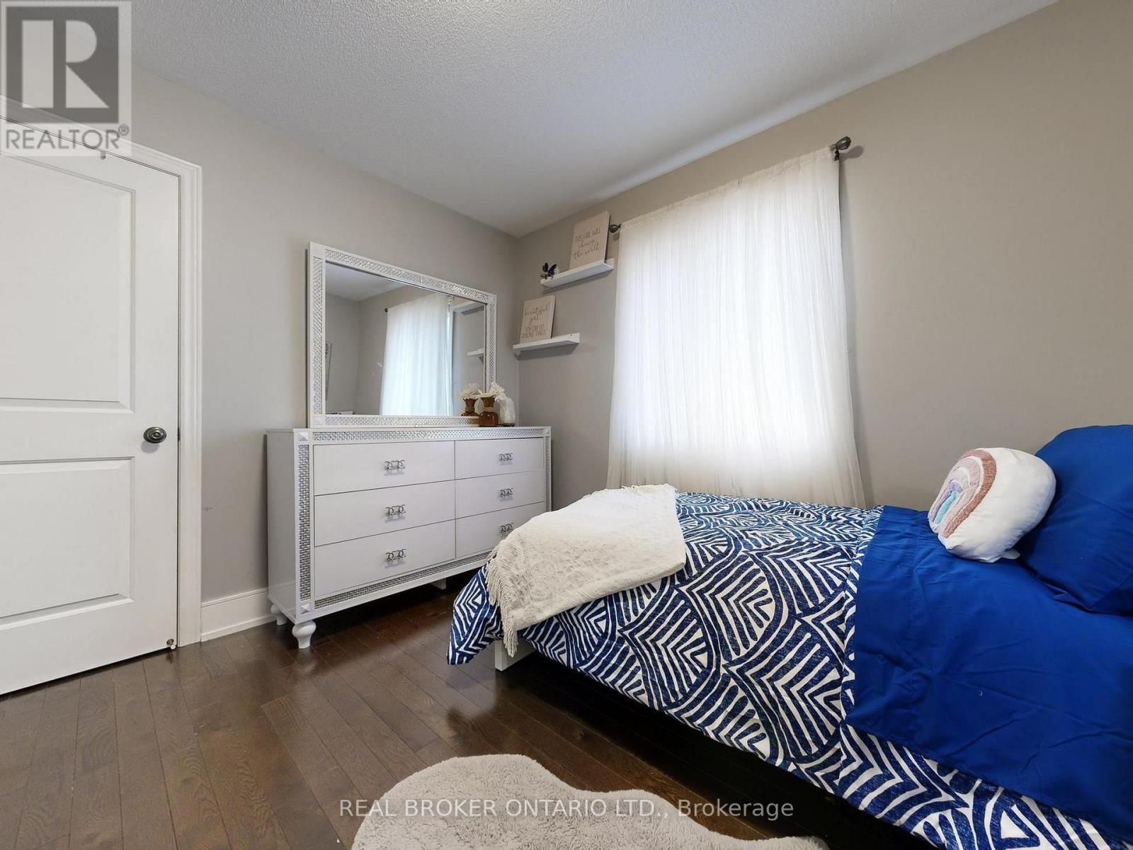 65 PAISLEY GREEN AVENUE Image 26