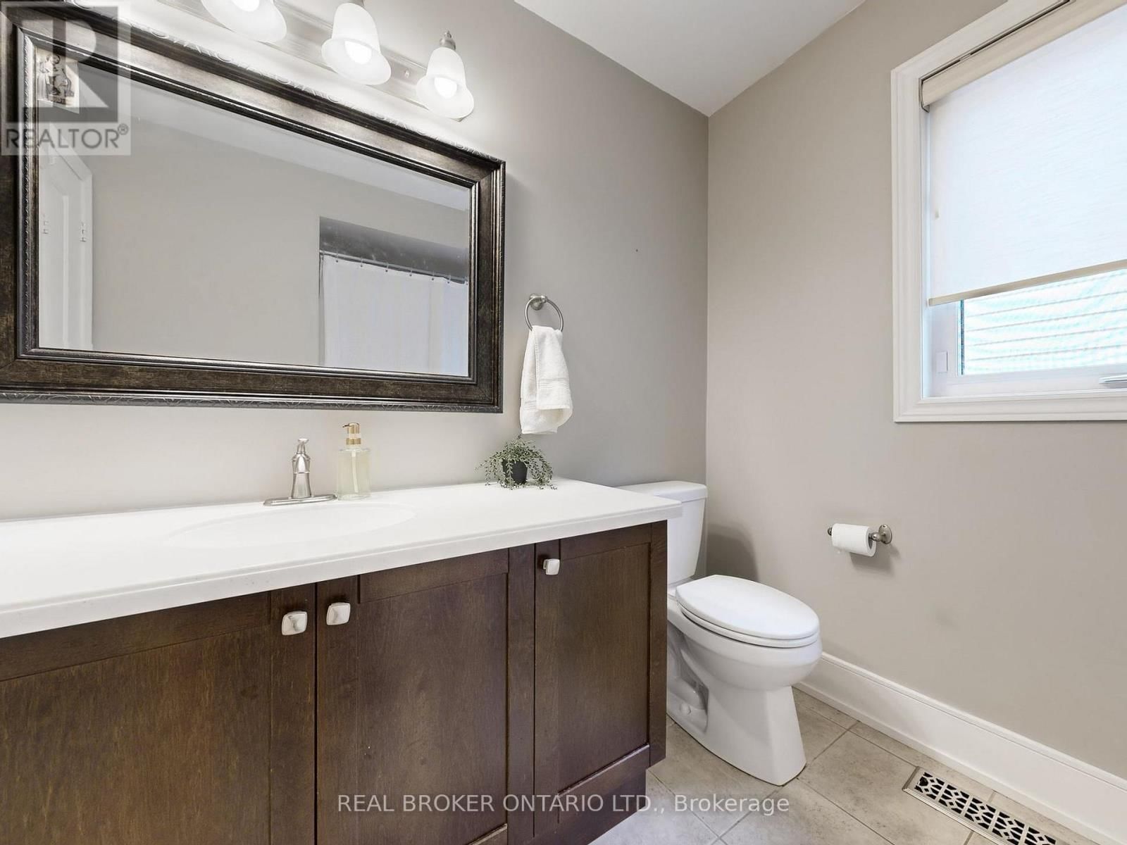 65 PAISLEY GREEN AVENUE Image 27