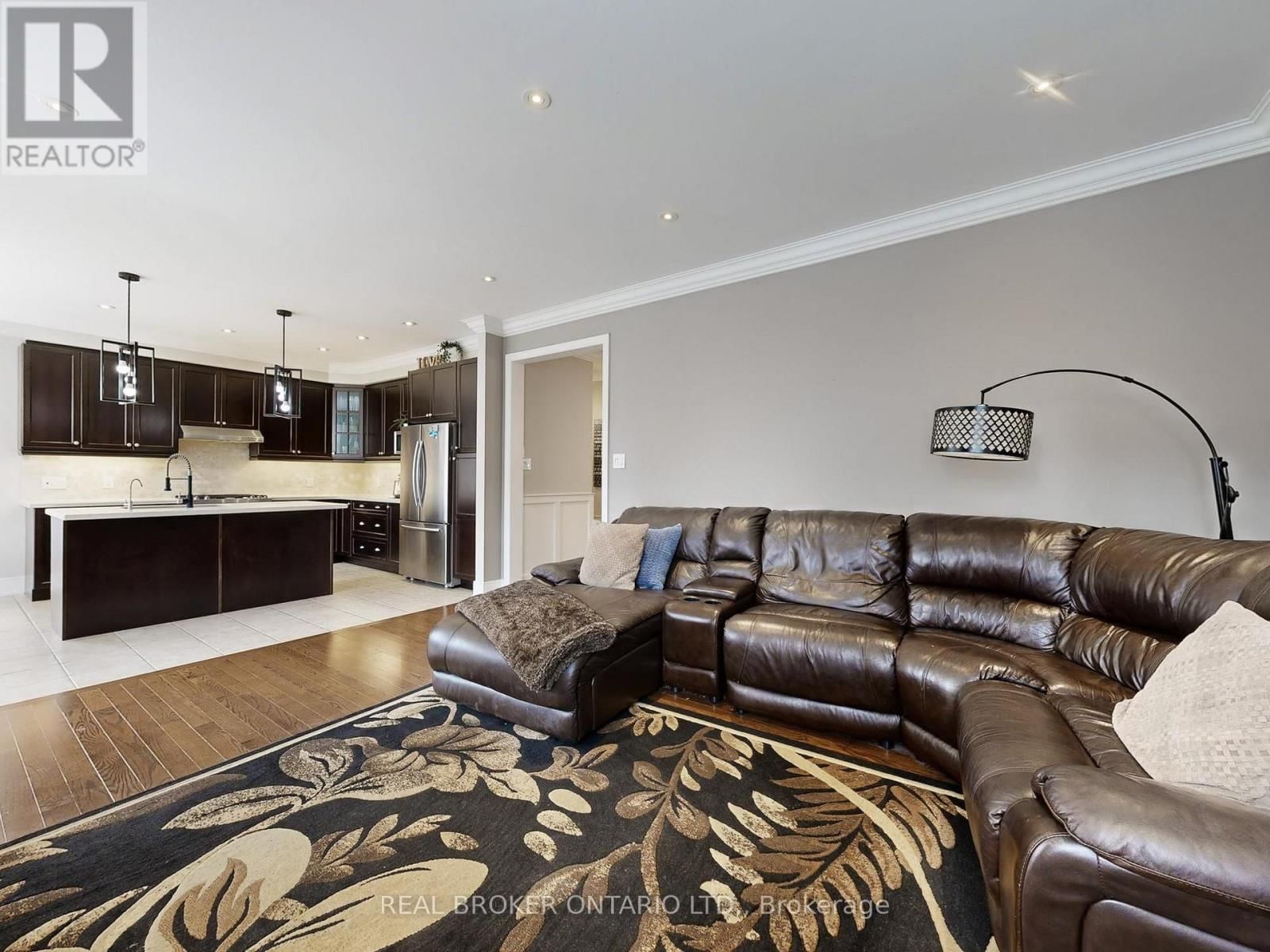 65 PAISLEY GREEN AVENUE Image 3