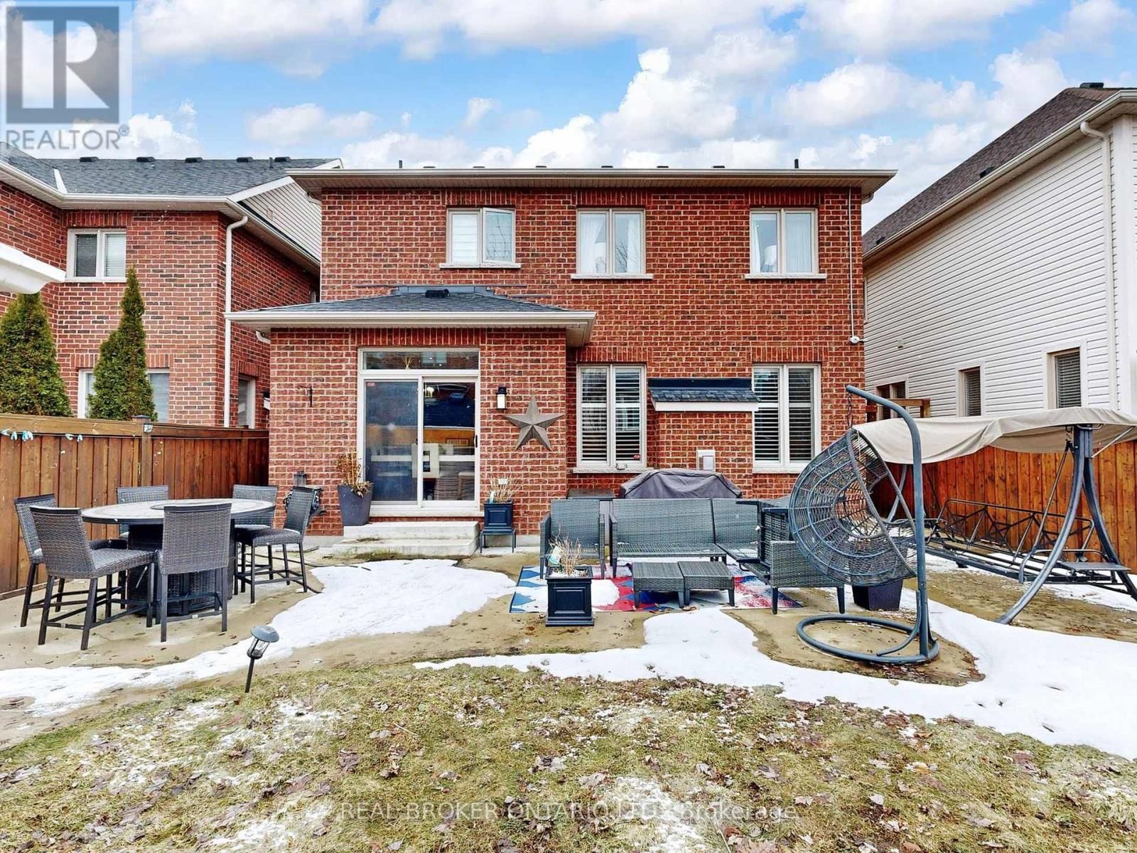 65 PAISLEY GREEN AVENUE Image 35