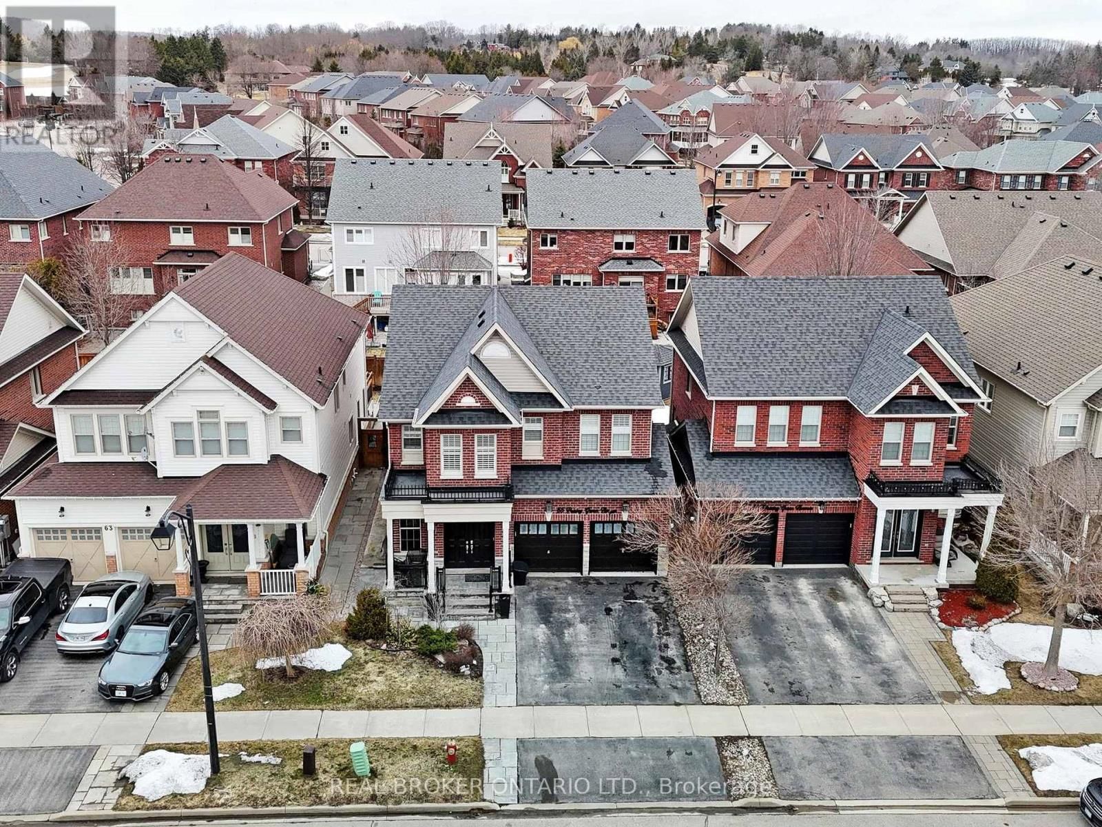 65 PAISLEY GREEN AVENUE Image 38