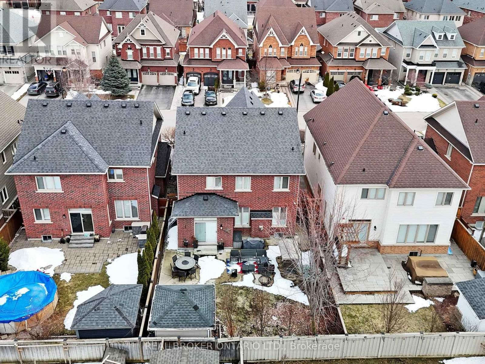 65 PAISLEY GREEN AVENUE Image 39