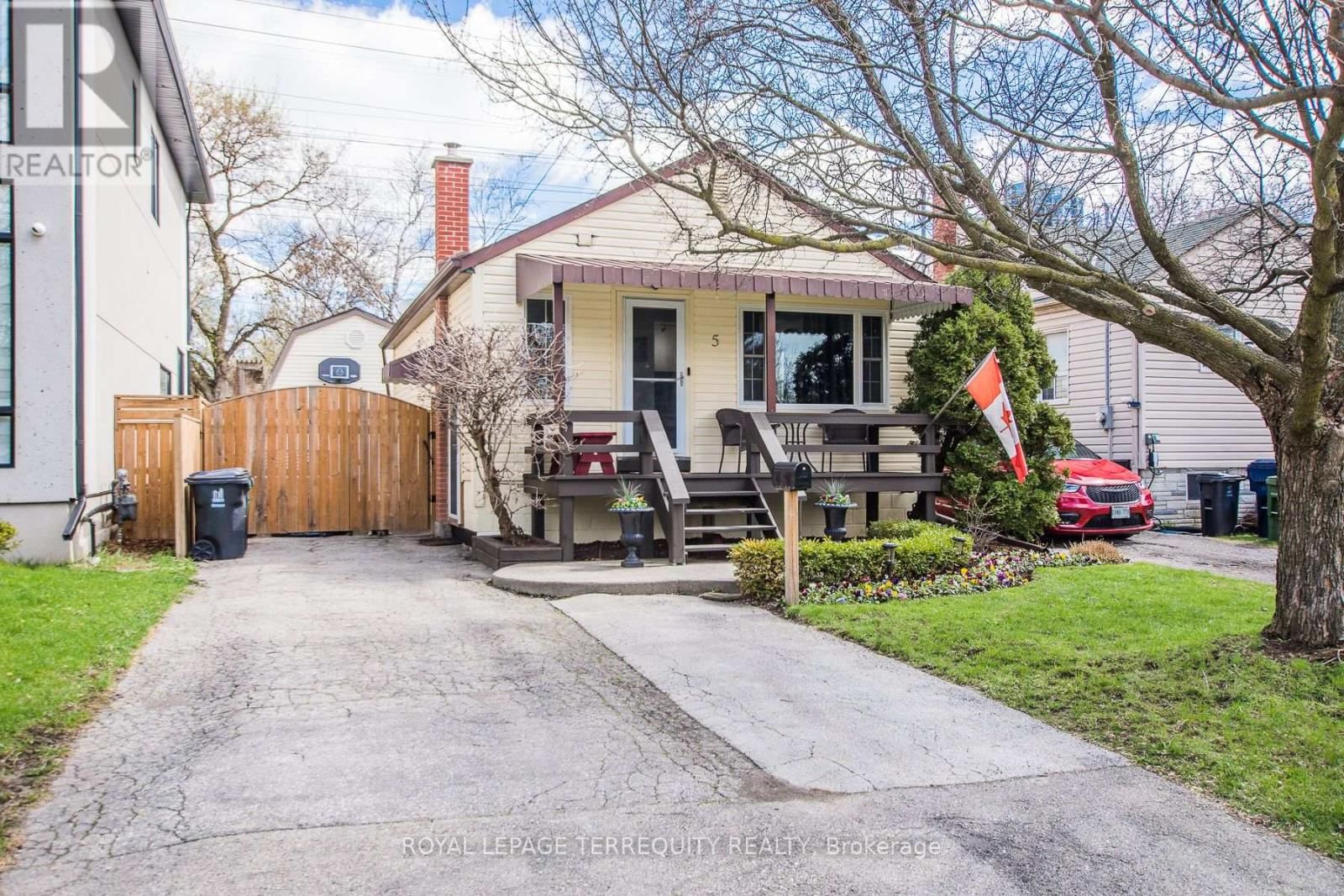 5 ACORN AVENUE Image 1