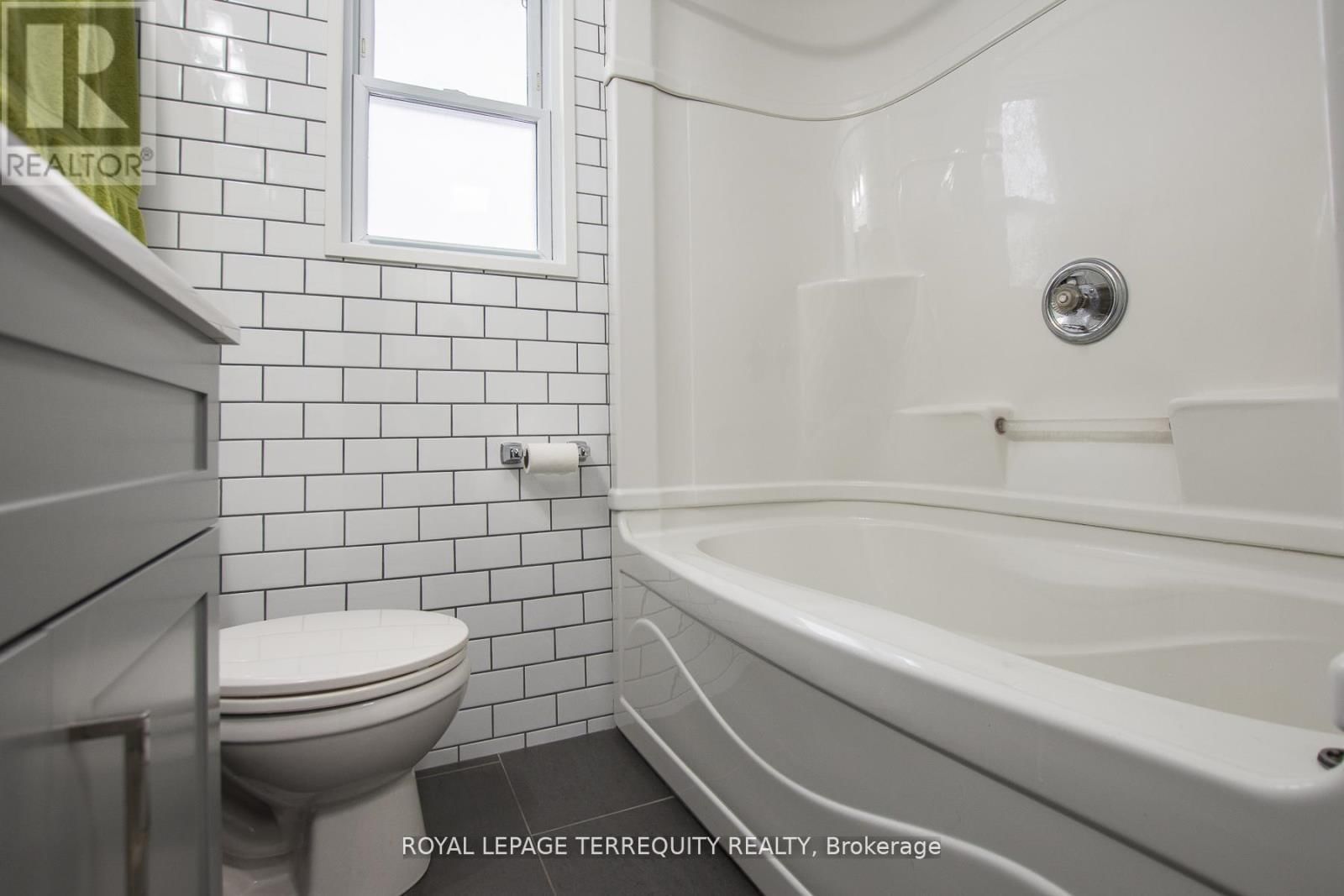 5 ACORN AVENUE Image 11