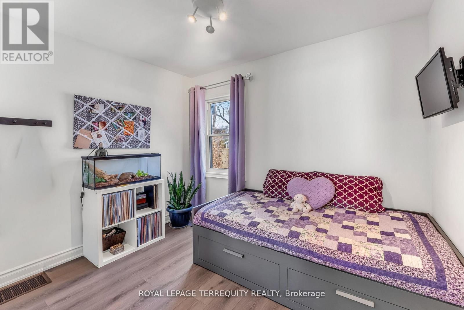 5 ACORN AVENUE Image 15