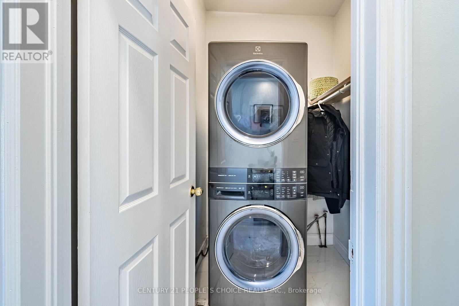 23 SMOOTHWATER STREET Image 26