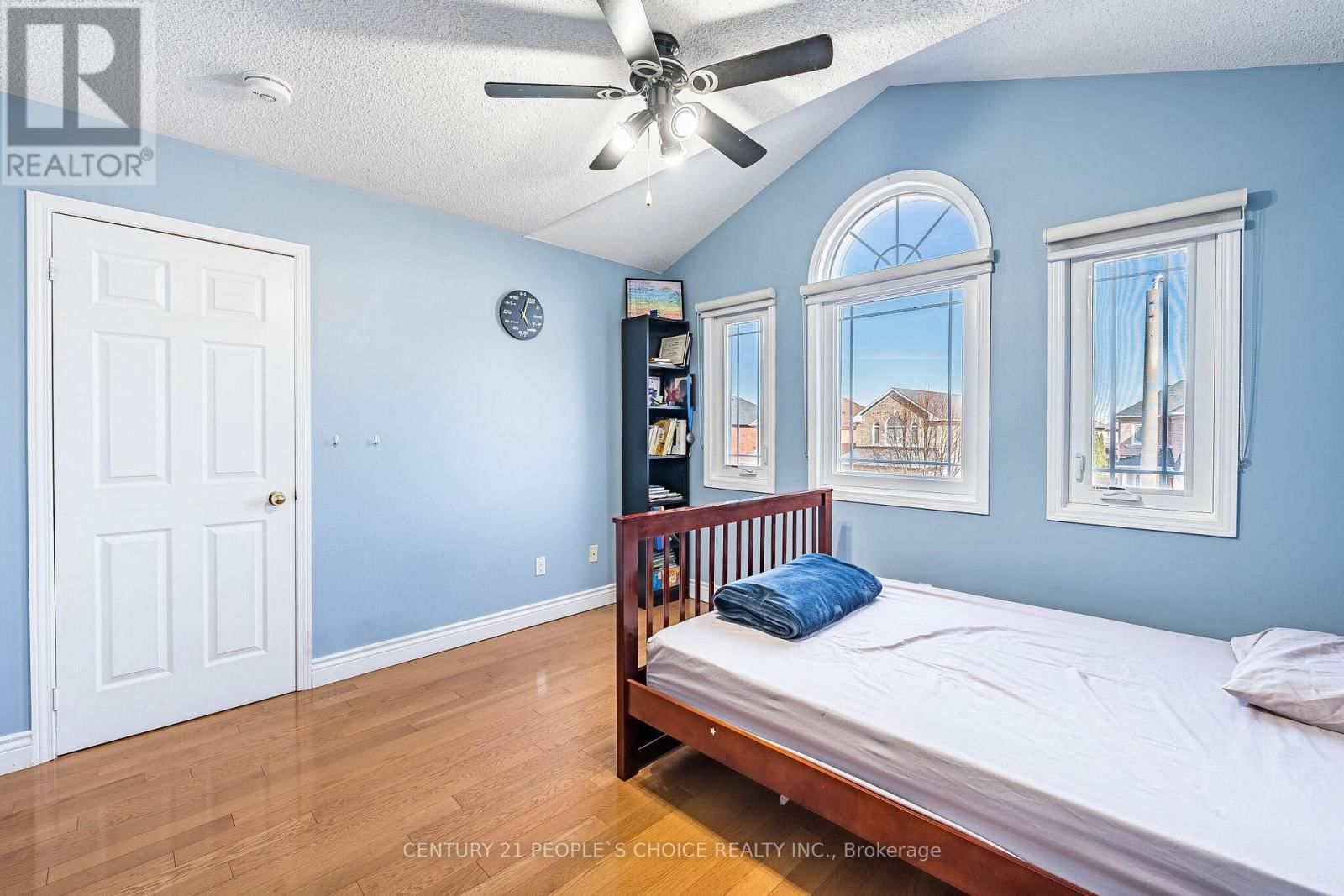 23 SMOOTHWATER STREET Image 35