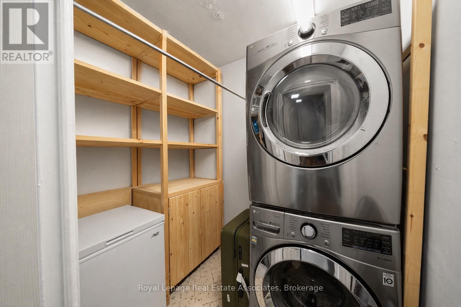 4 - 469 CLARIDGE ROAD Image 13