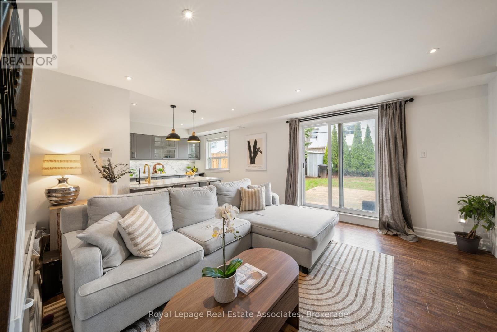 4 - 469 CLARIDGE ROAD Image 3