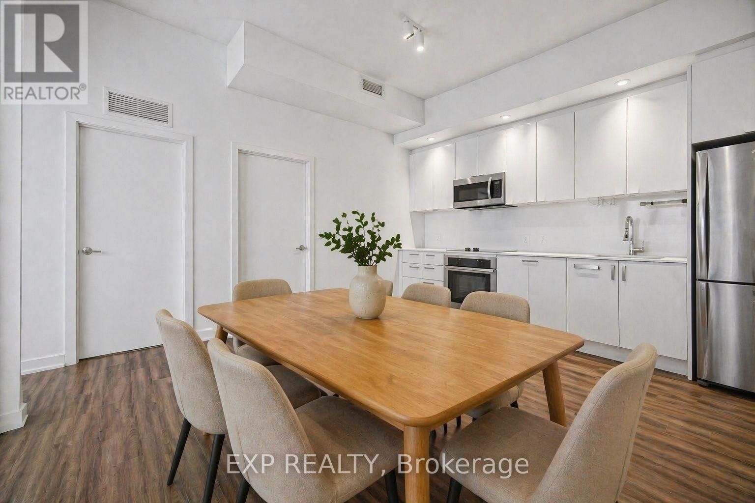 3202 - 1928 LAKE SHORE BOULEVARD WEST Image 3