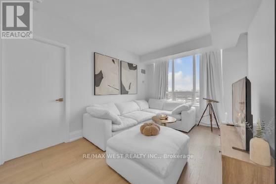 1647 - 25 VIKING LANE Image 4