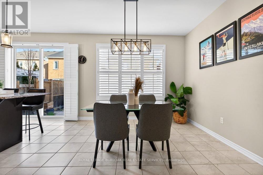 446 GREY LANDING Image 14