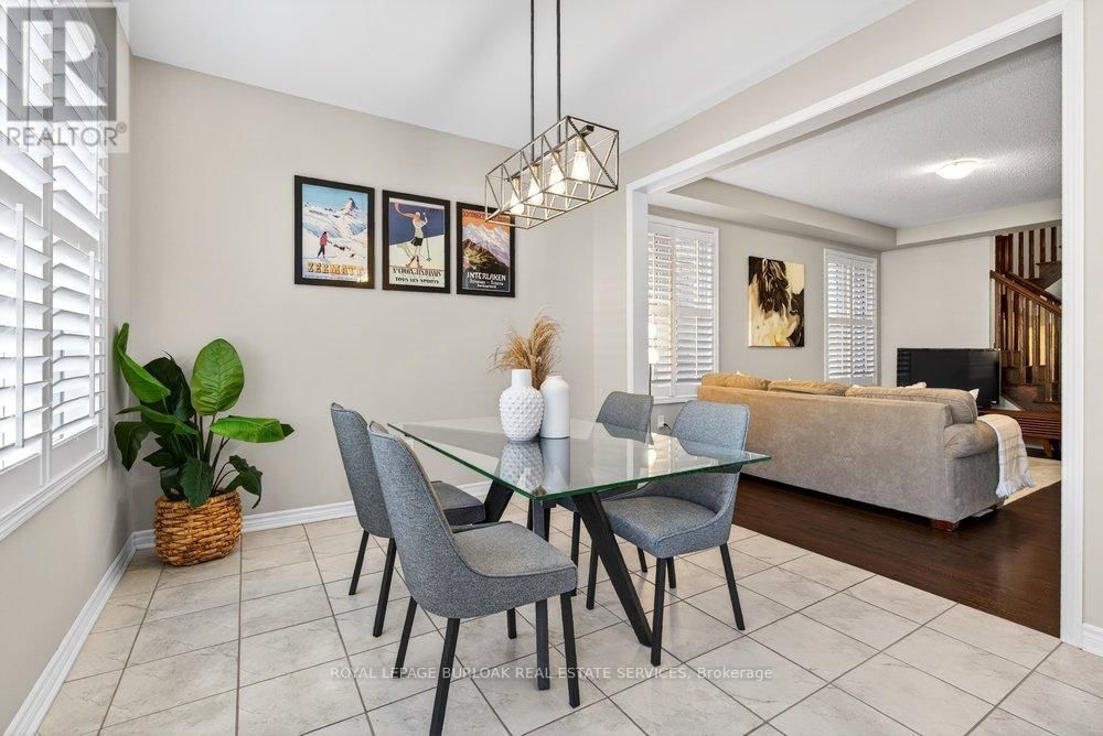 446 GREY LANDING Image 15