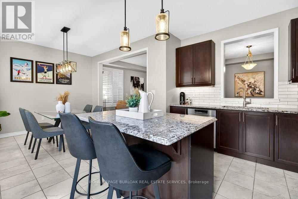 446 GREY LANDING Image 21